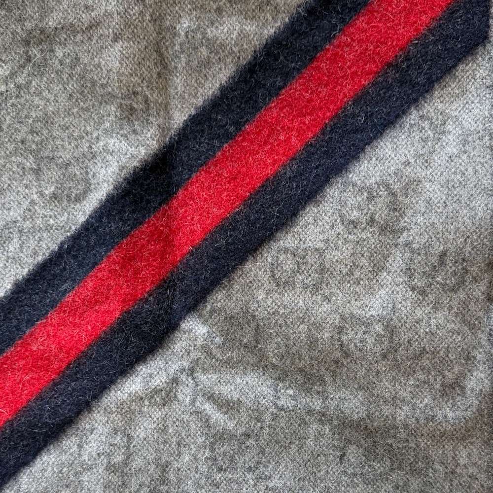 Gucci Gray Scarf with Red and Navy Diagonal Stripe - Picture 2 of 5